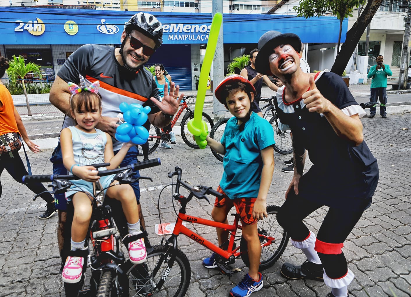 O dentista Ramon Benevides também usou a manhã de domingo para pedalar com a família e elogiou o projeto